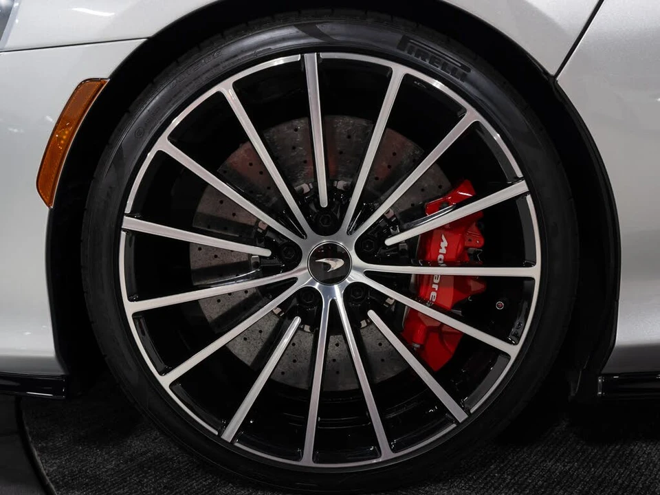 2023 McLaren GT - Image 25 of 31