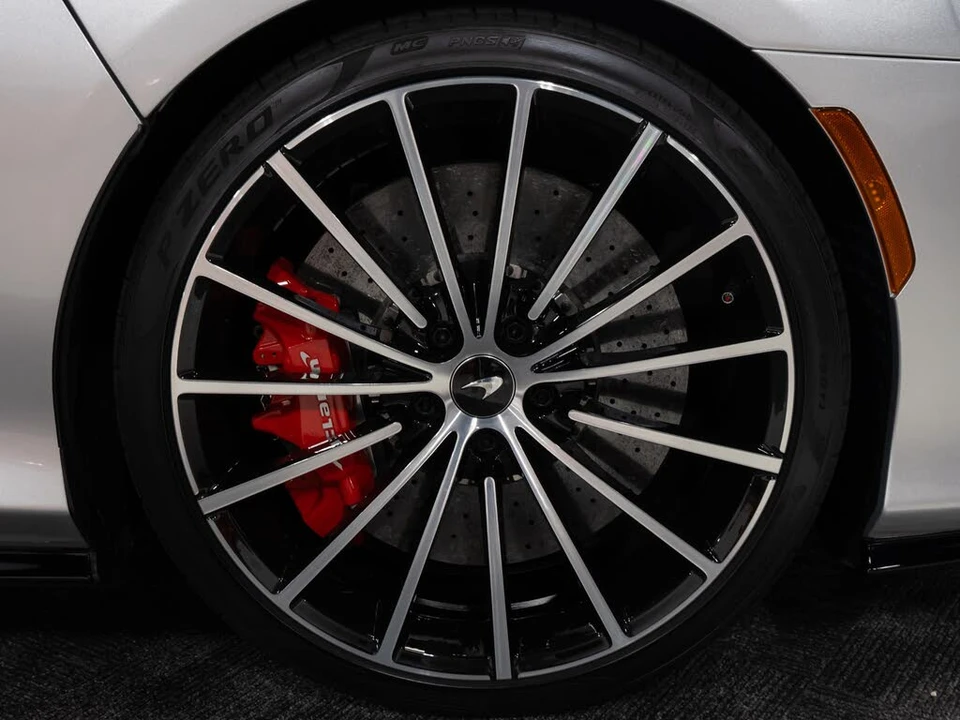 2023 McLaren GT - Image 28 of 31