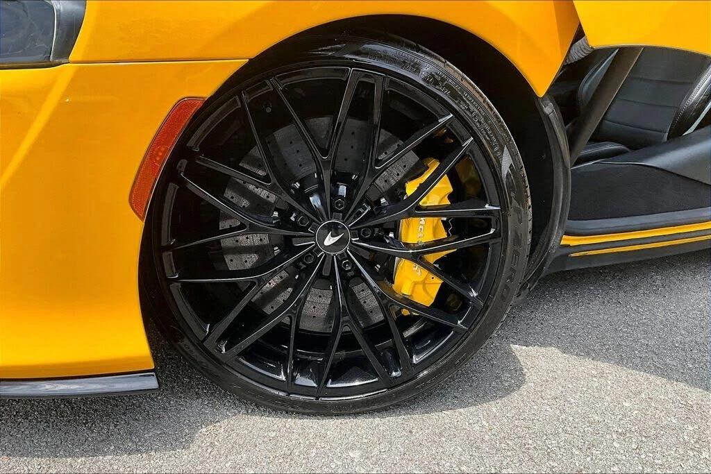 2023 McLaren GT - Image 9 of 31