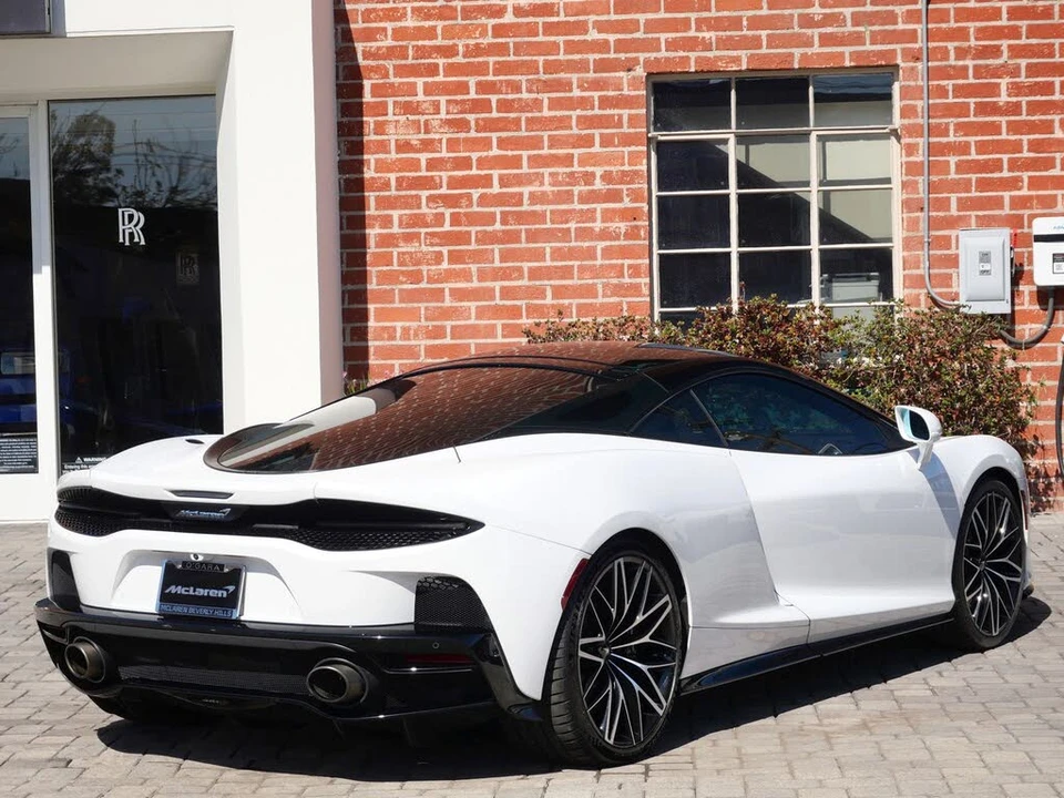 2023 McLaren GT - Image 4 of 25