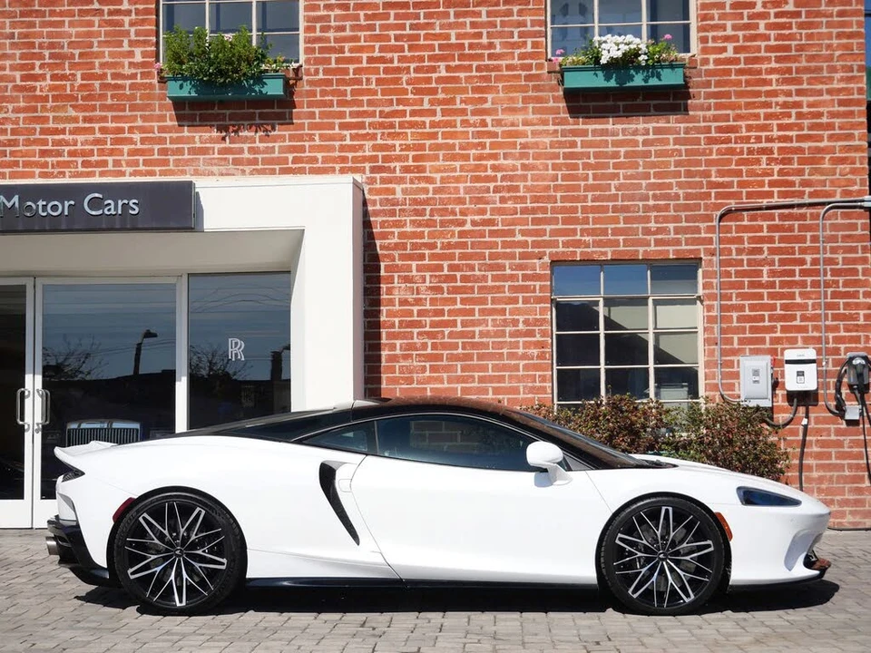 2023 McLaren GT - Image 3 of 25