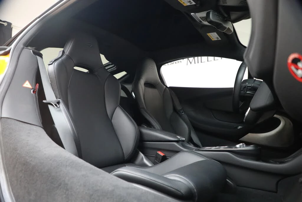 2023 McLaren GT - Image 19 of 31