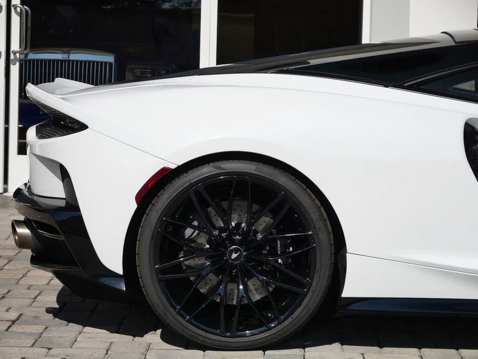 2023 McLaren GT - Image 15 of 27