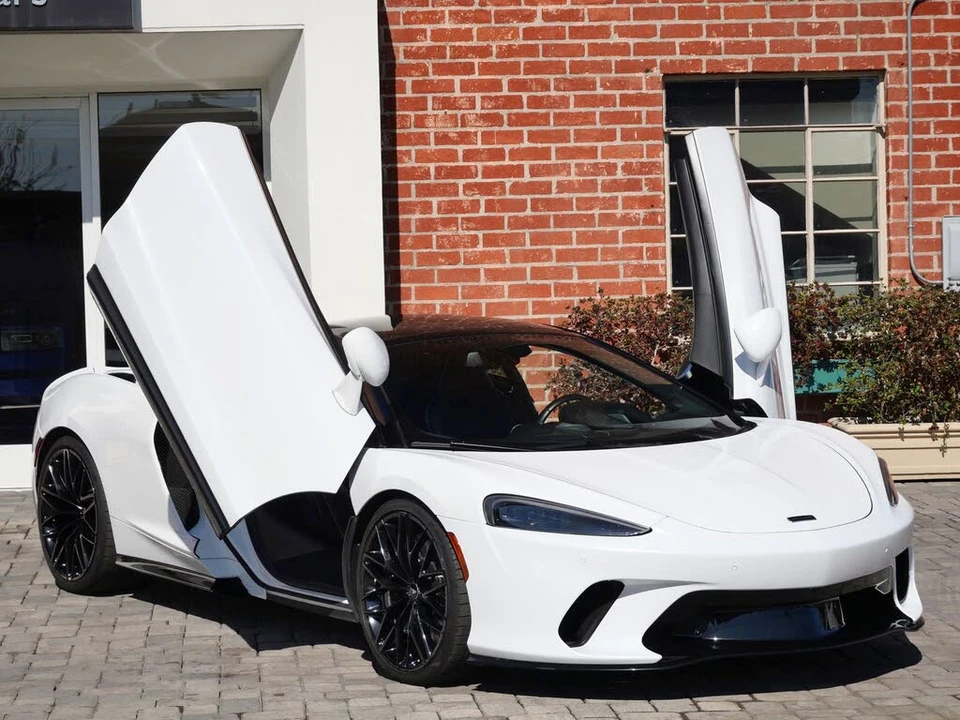 2023 McLaren GT - Image 14 of 27