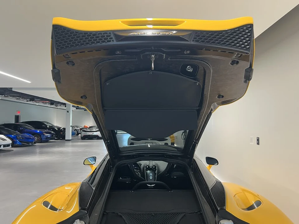 2023 McLaren GT - Image 13 of 26