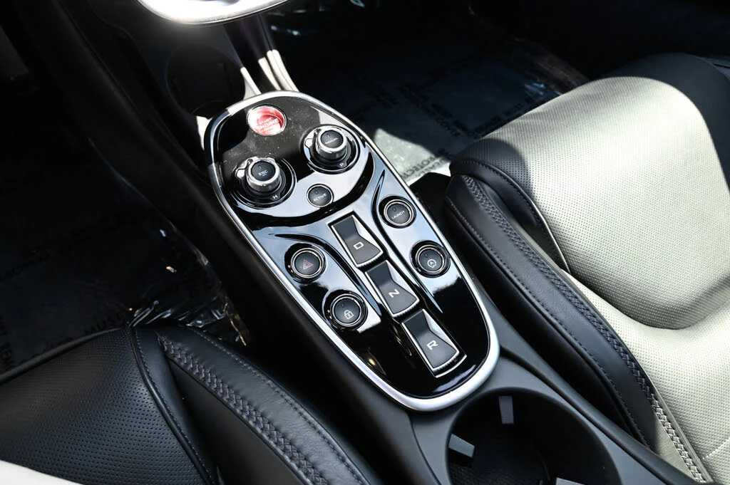 2023 McLaren GT - Image 29 of 31