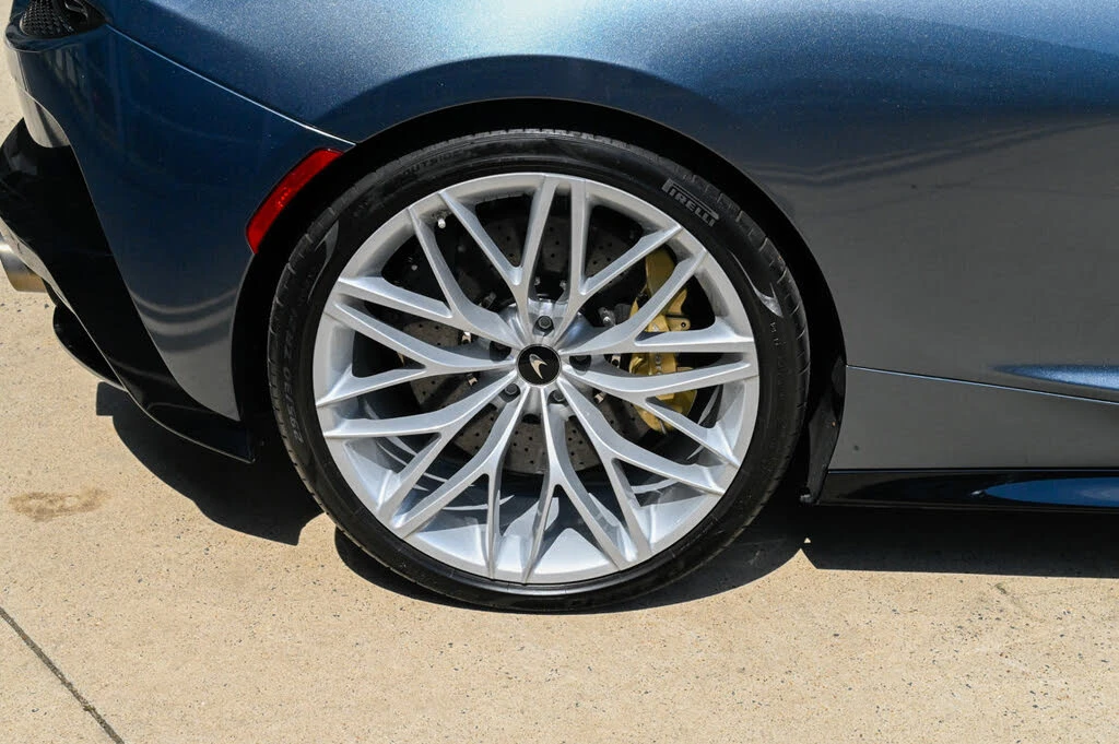 2023 McLaren GT - Image 11 of 31