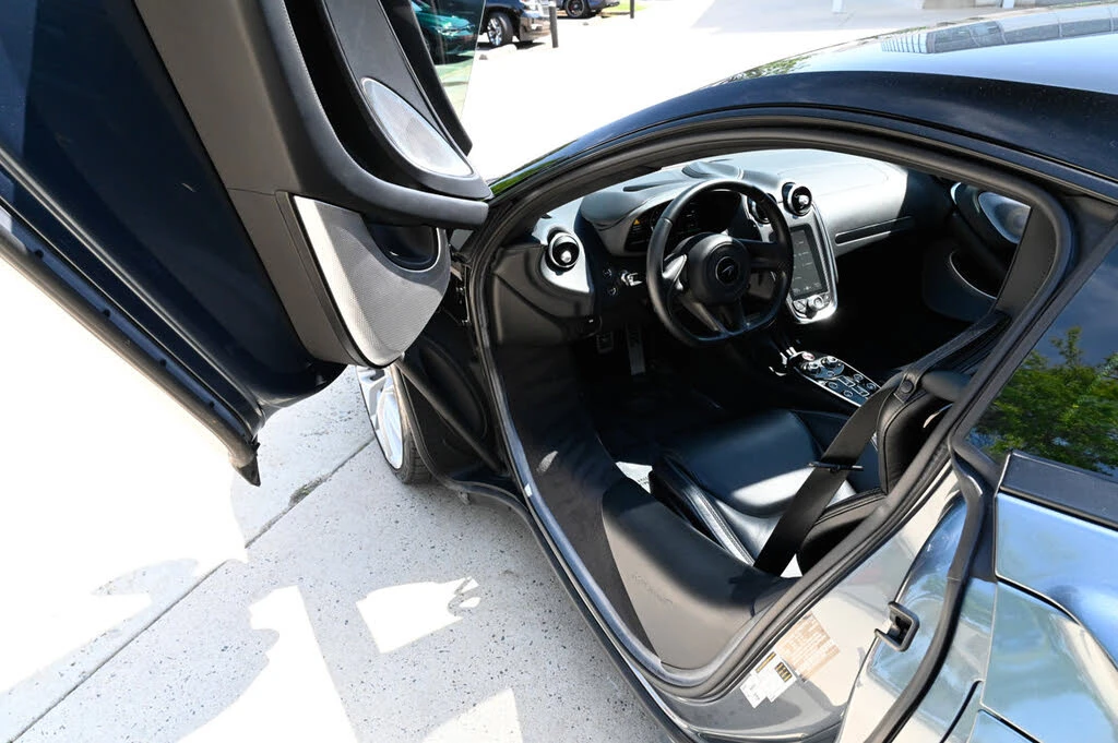 2023 McLaren GT - Image 15 of 31