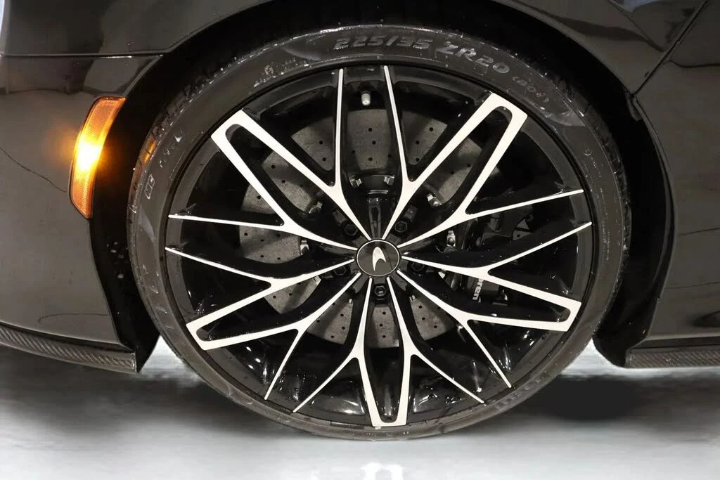 2023 McLaren GT - Image 23 of 30