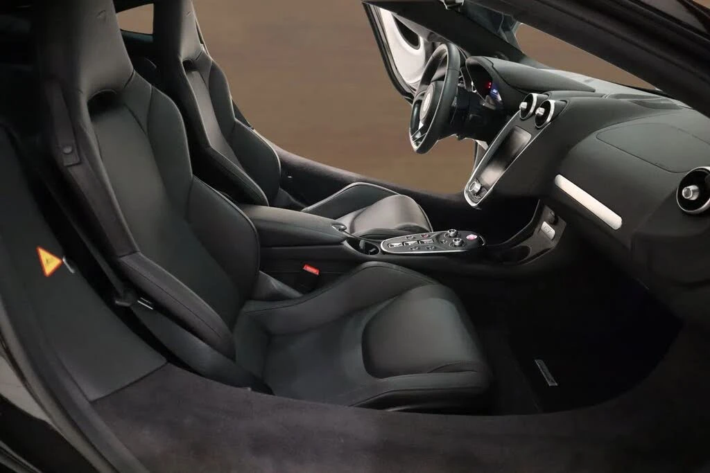 2023 McLaren GT - Image 7 of 30