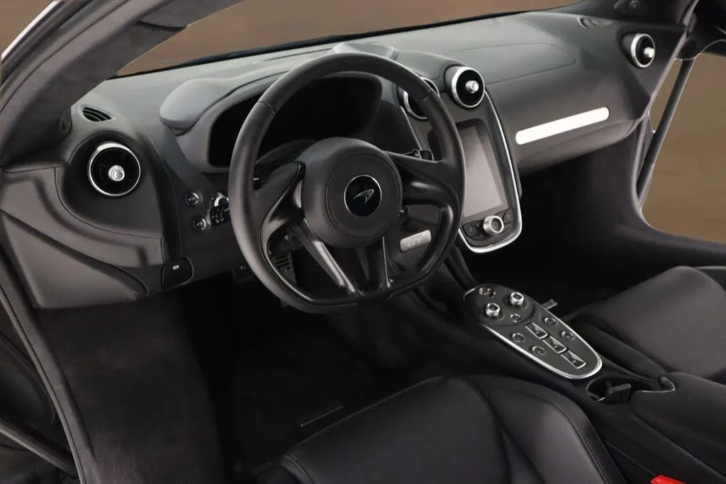 2023 McLaren GT - Image 8 of 30