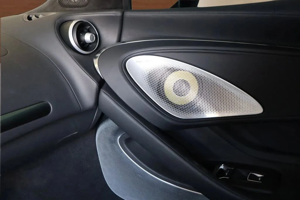 2023 McLaren GT - Image 17 of 30