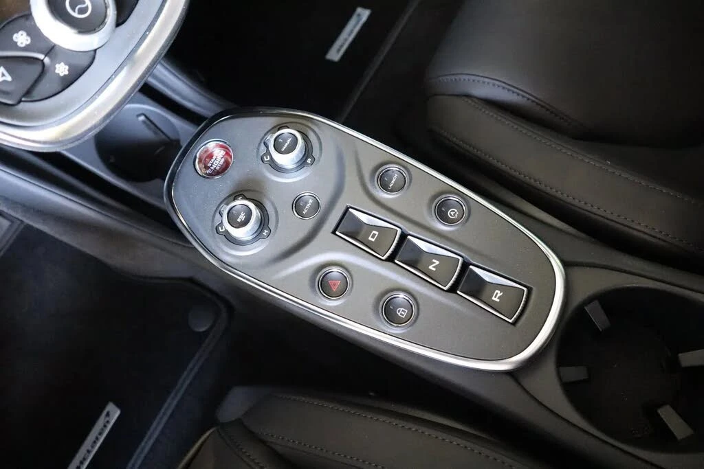 2023 McLaren GT - Image 11 of 30