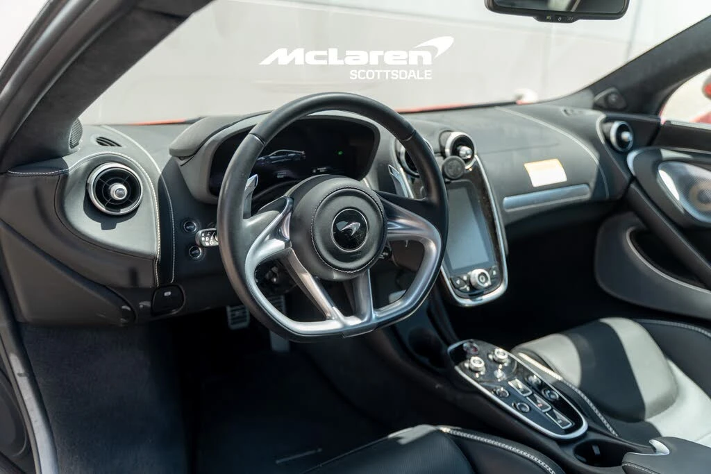 2023 McLaren GT - Image 13 of 30