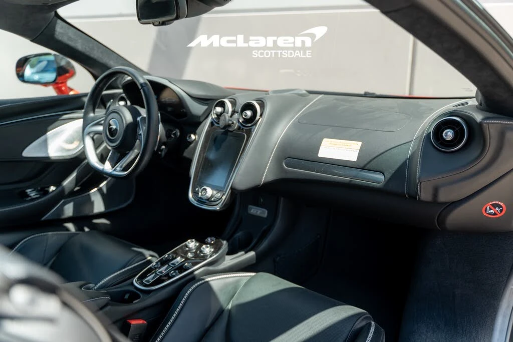 2023 McLaren GT - Image 17 of 30