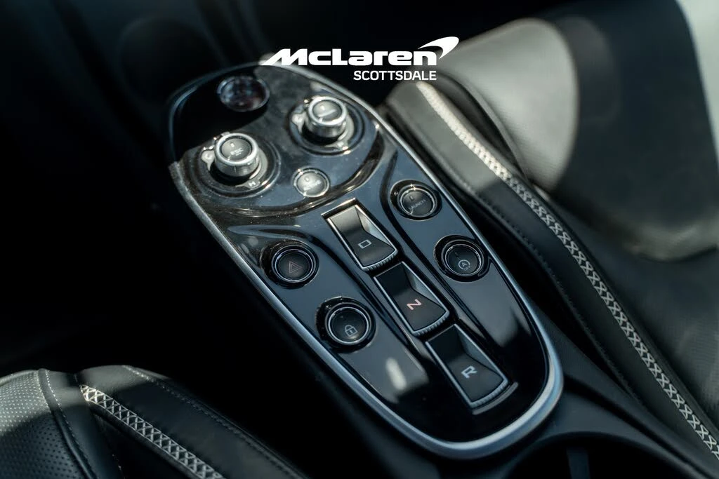 2023 McLaren GT - Image 16 of 30