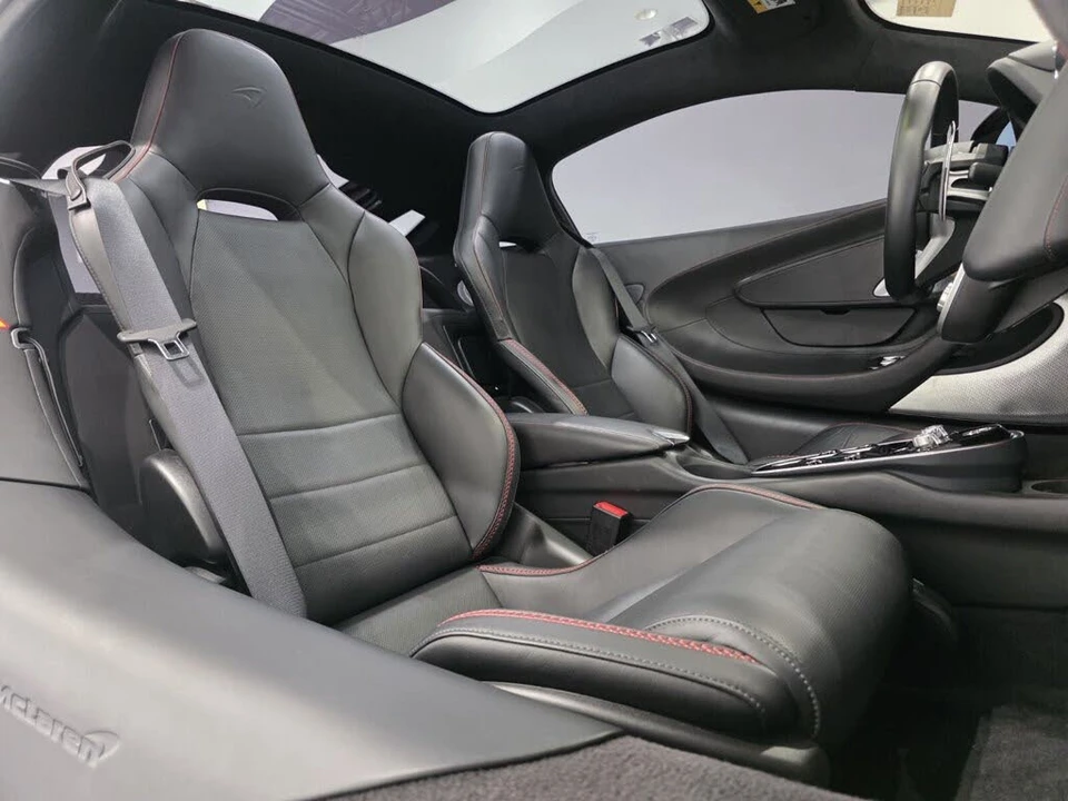 2023 McLaren GT - Image 19 of 26