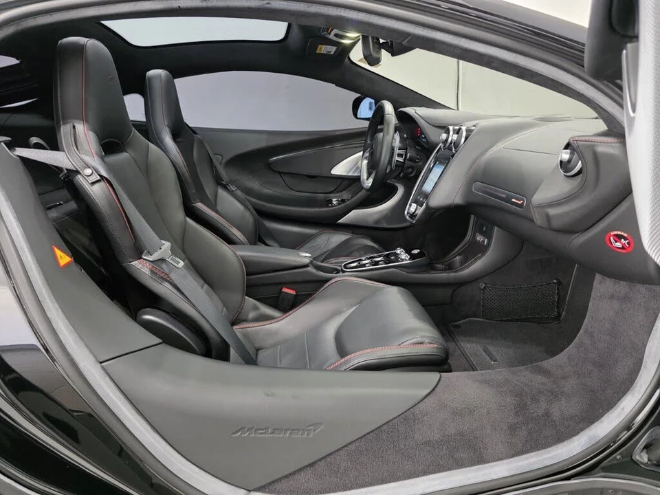 2023 McLaren GT - Image 17 of 26