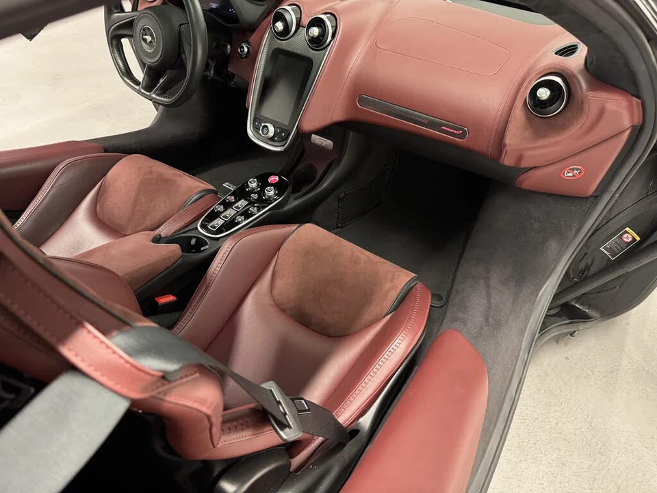 2023 McLaren GT - Image 15 of 18