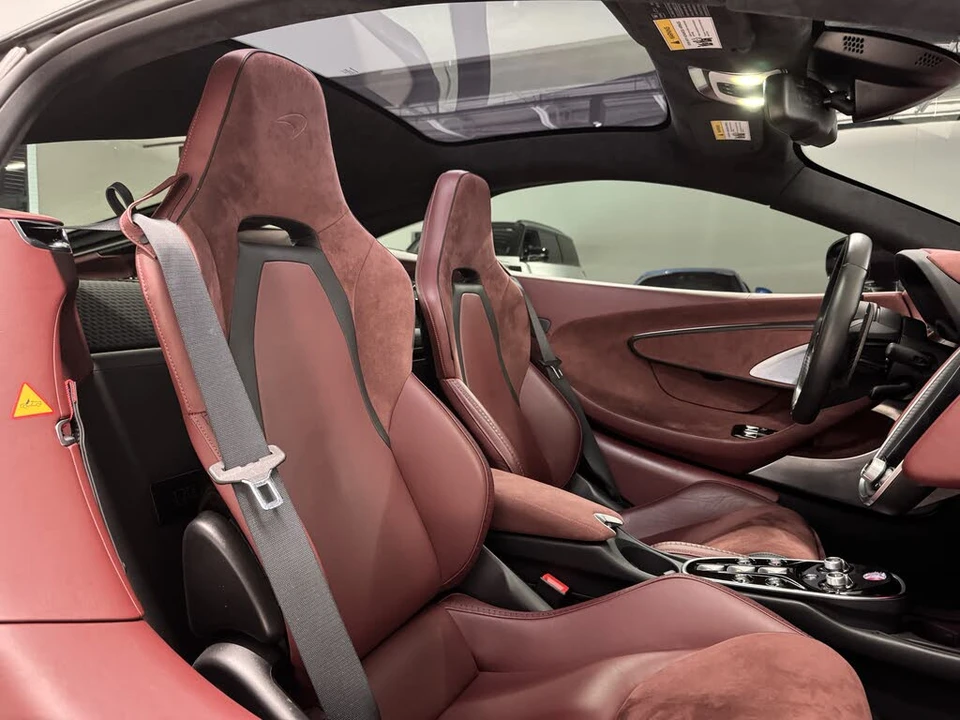2023 McLaren GT - Image 17 of 18