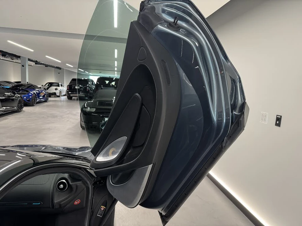 2023 McLaren GT - Image 15 of 16