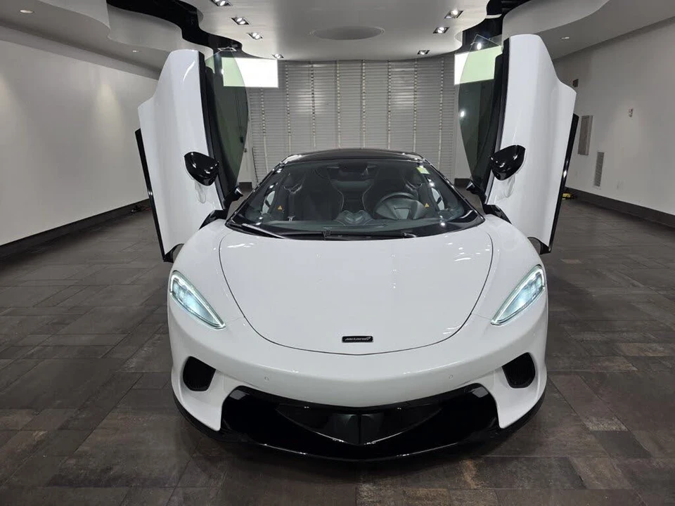2023 McLaren GT - Image 17 of 24