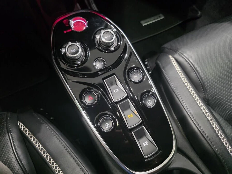 2023 McLaren GT - Image 15 of 24
