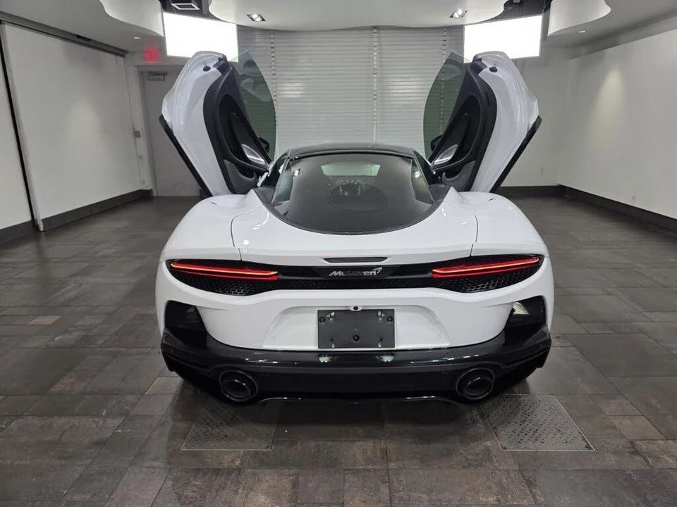 2023 McLaren GT - Image 18 of 24