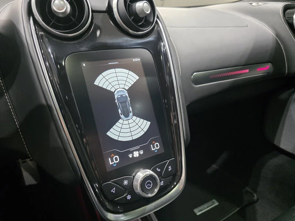 2023 McLaren GT - Image 13 of 24