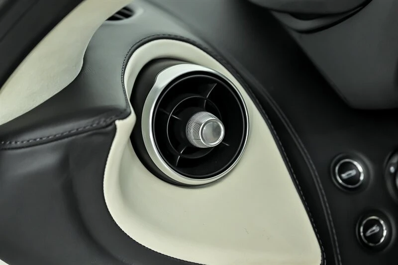 2023 McLaren GT - Image 26 of 31