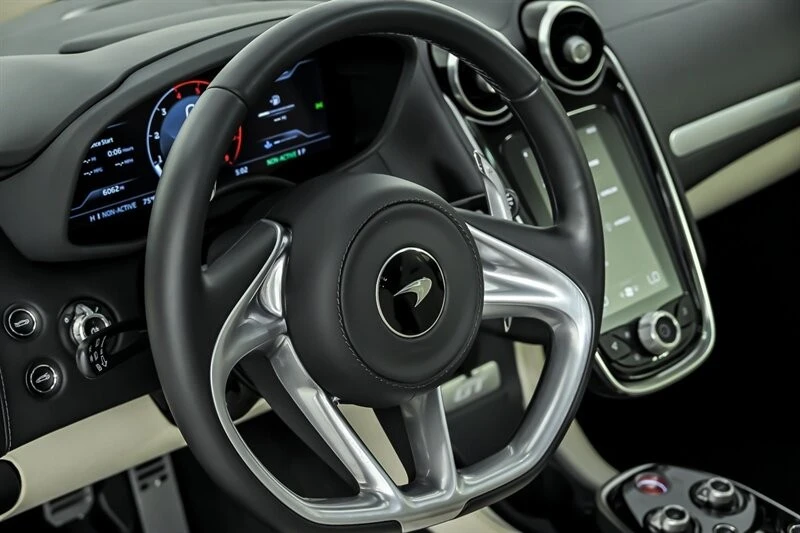 2023 McLaren GT - Image 25 of 31