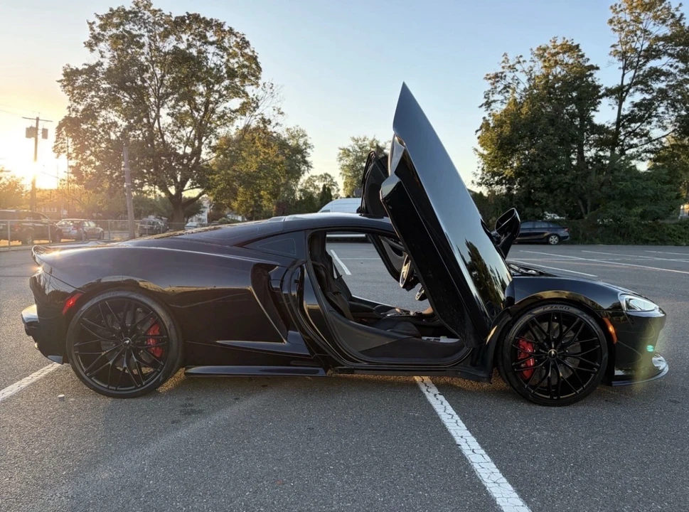 2023 McLaren GT - Image 4 of 28
