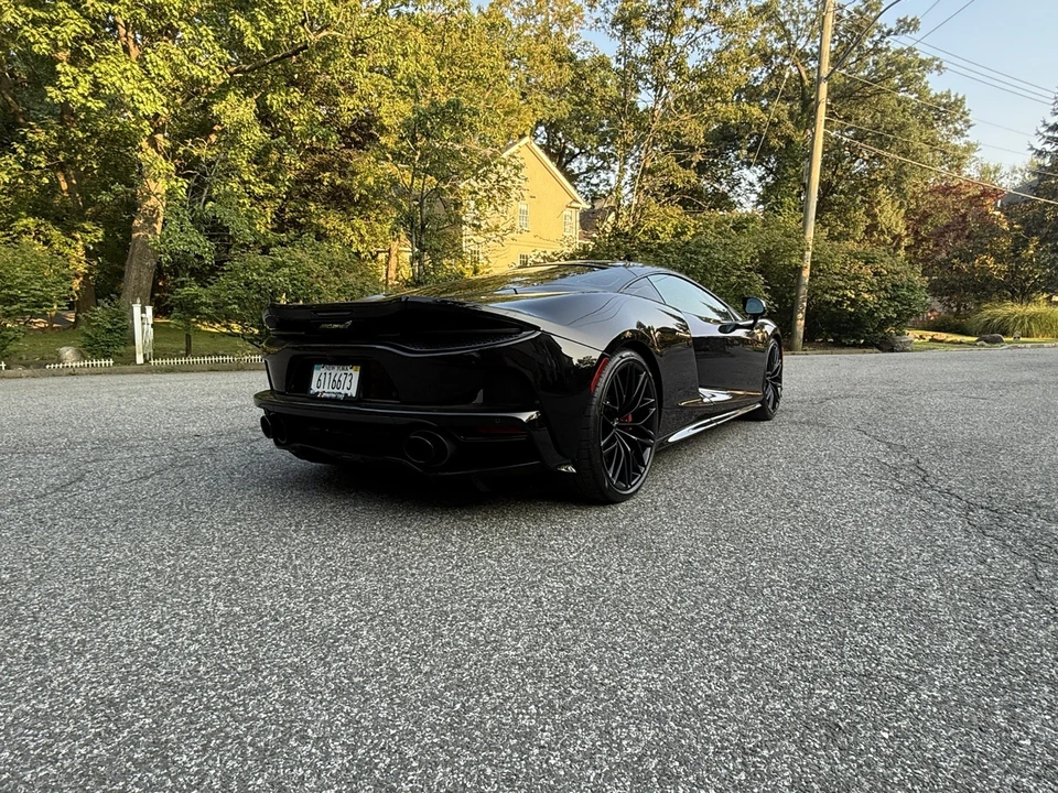 2023 McLaren GT - Image 2 of 25