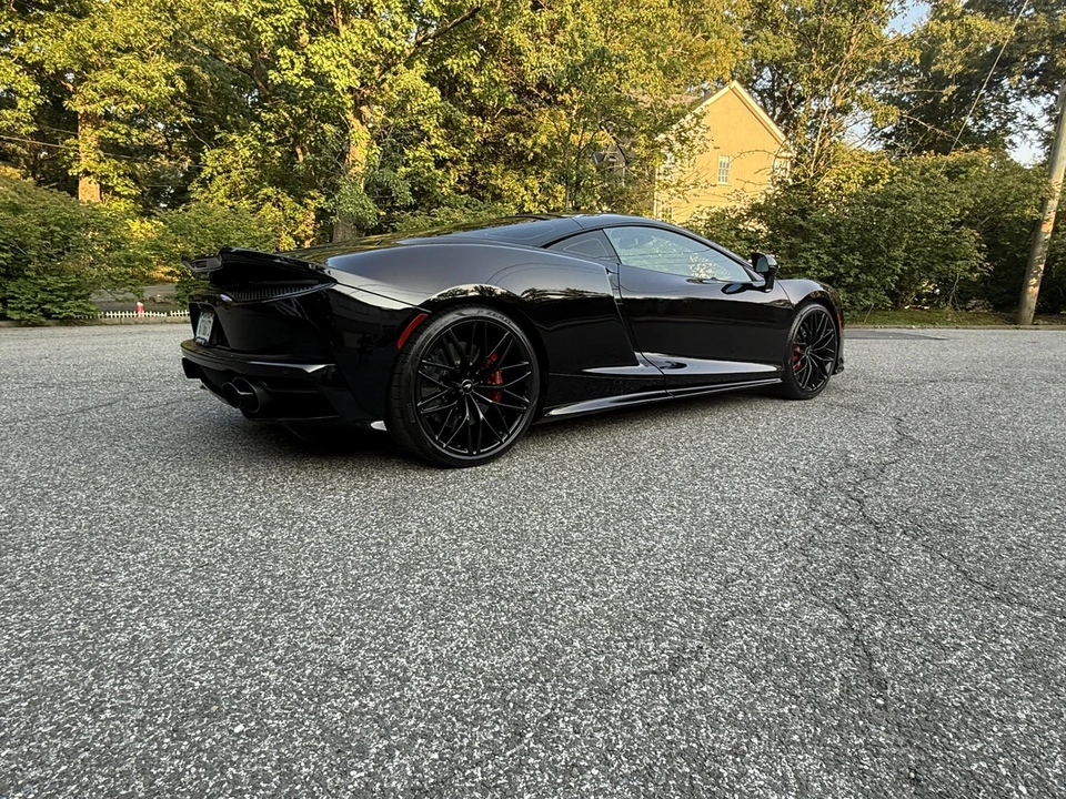 2023 McLaren GT - Image 4 of 25