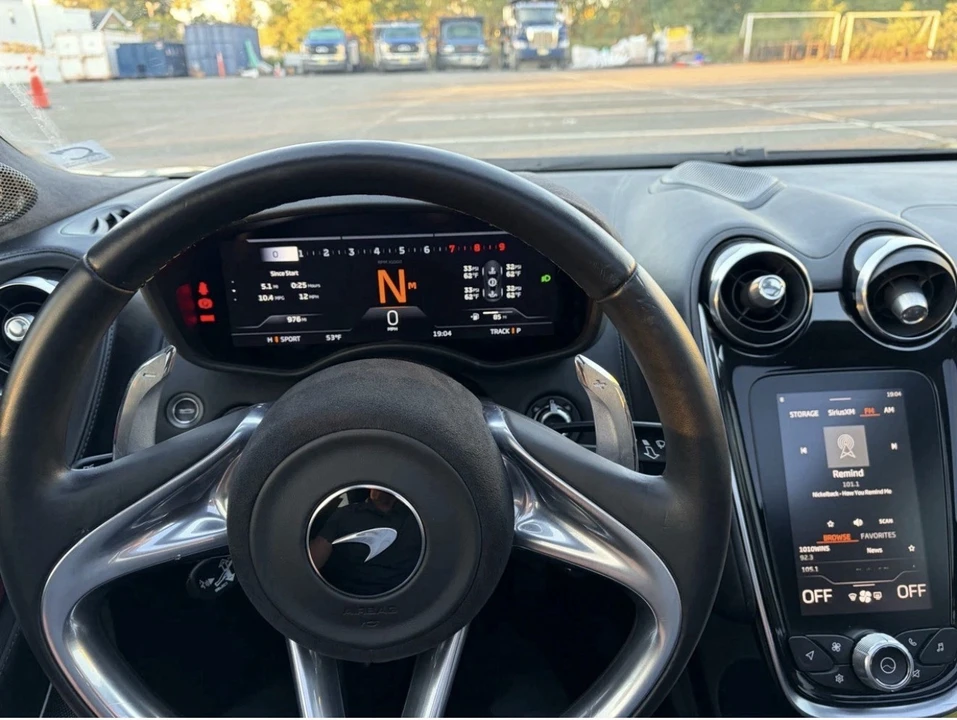 2023 McLaren GT - Image 25 of 27