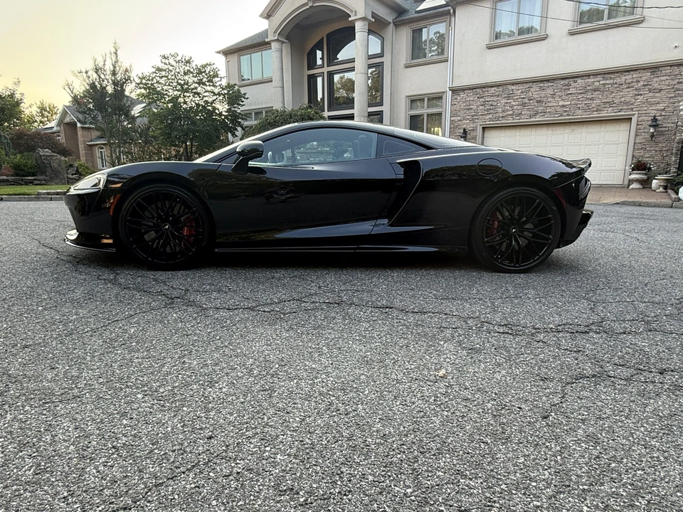 2023 McLaren GT - Image 10 of 25