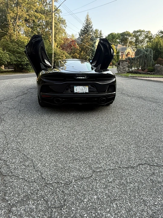2023 McLaren GT - Image 9 of 25