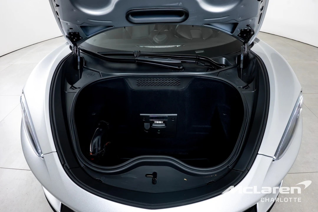 2023 McLaren GT - Image 16 of 29
