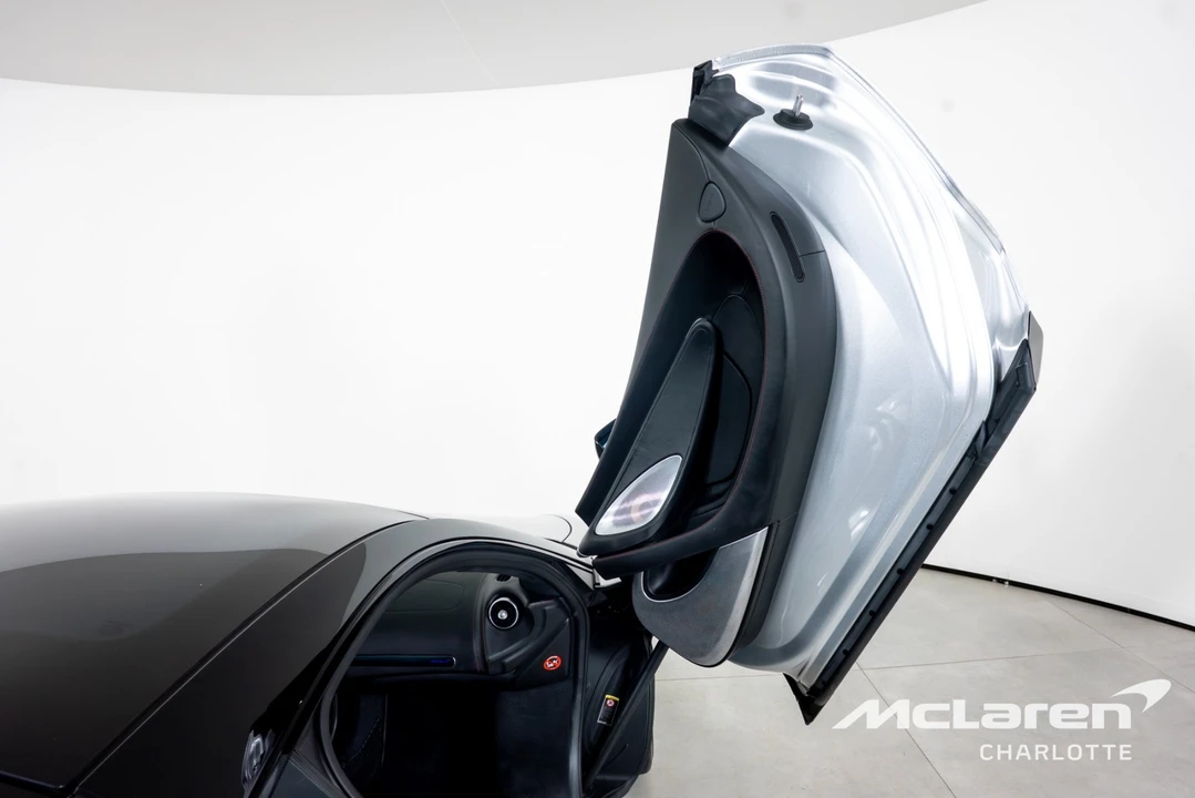 2023 McLaren GT - Image 17 of 29