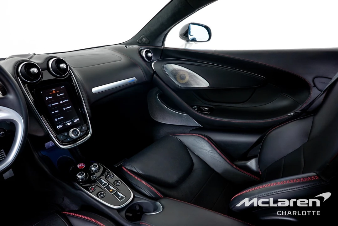 2023 McLaren GT - Image 15 of 29