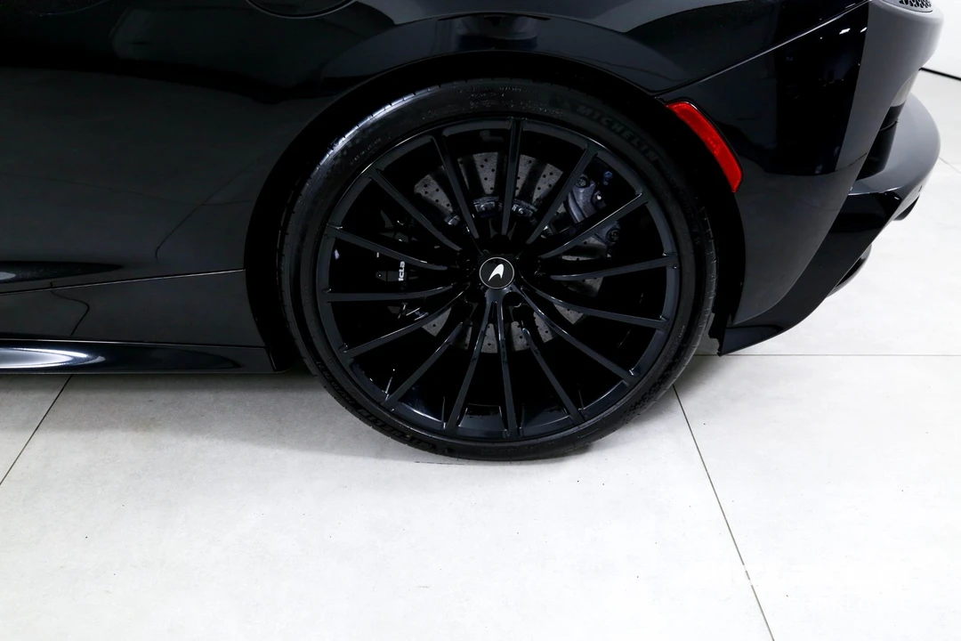 2023 McLaren GT - Image 28 of 30