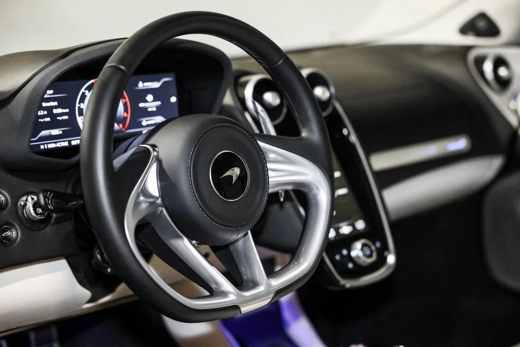 2023 McLaren GT - Image 7 of 9