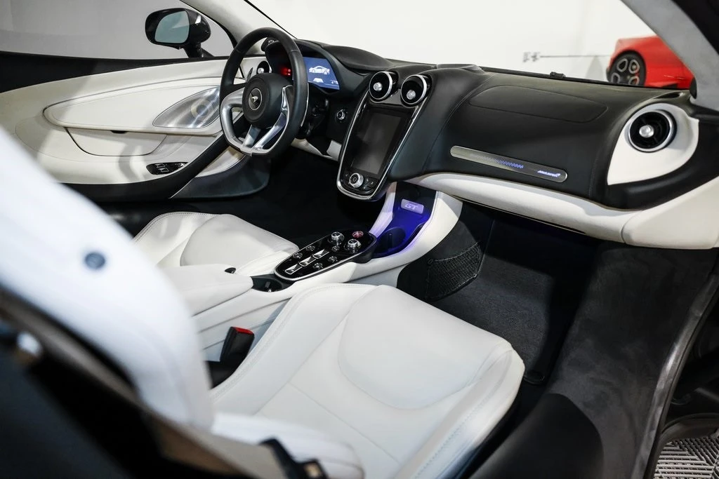 2023 McLaren GT - Image 4 of 9
