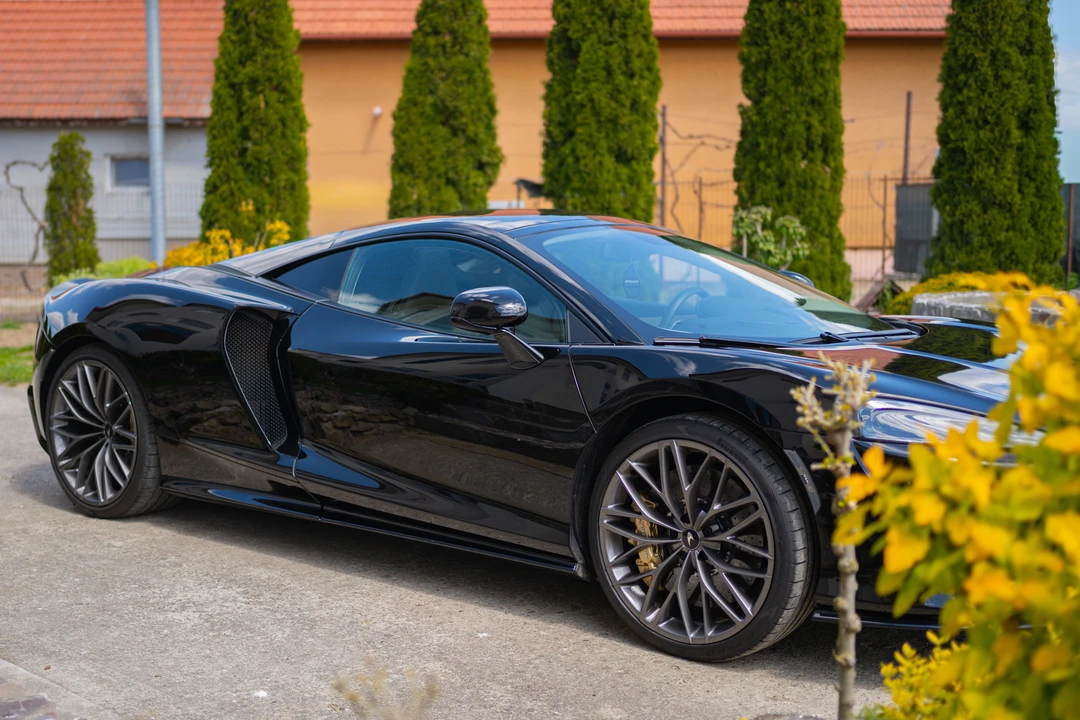 2023 McLaren GT - Image 14 of 31