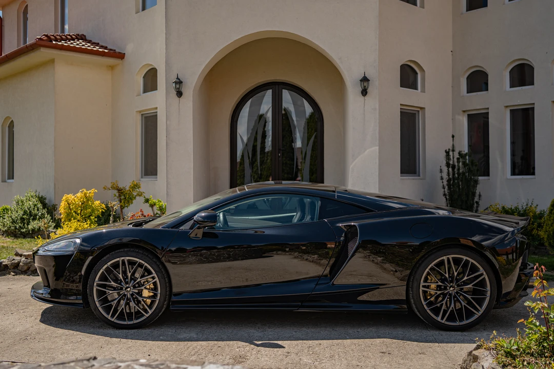 2023 McLaren GT - Image 15 of 31