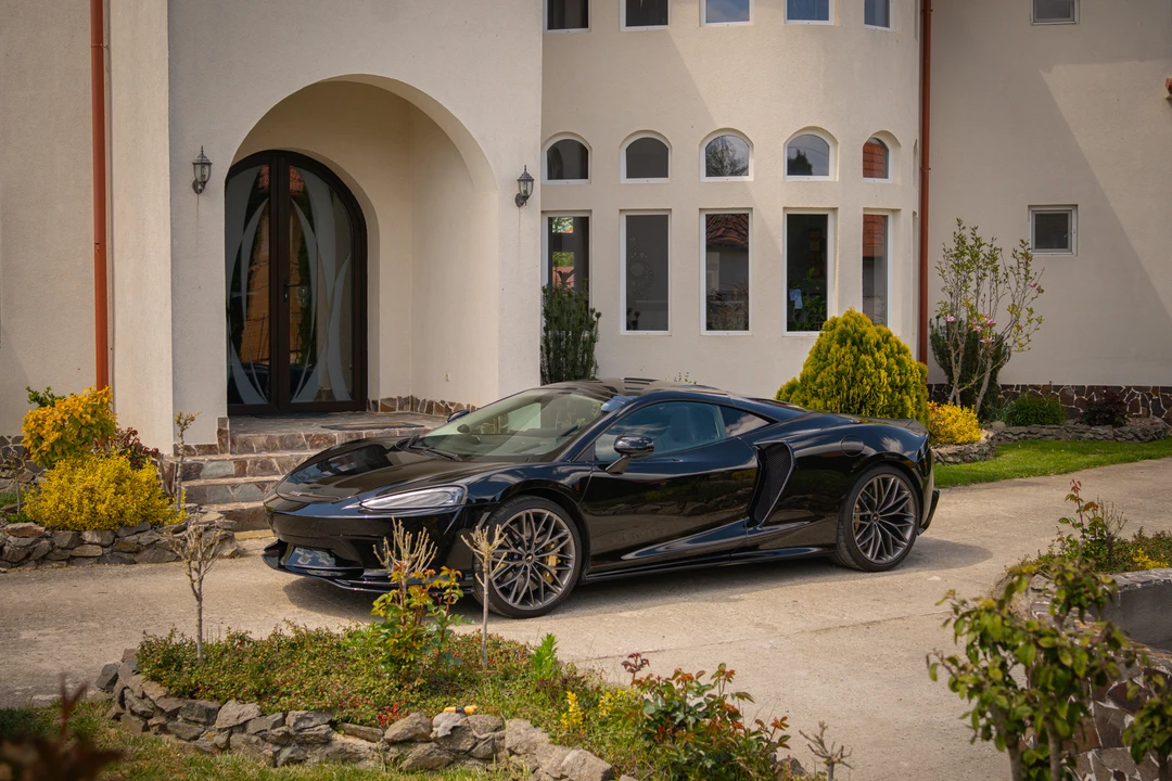 2023 McLaren GT - Image 7 of 31