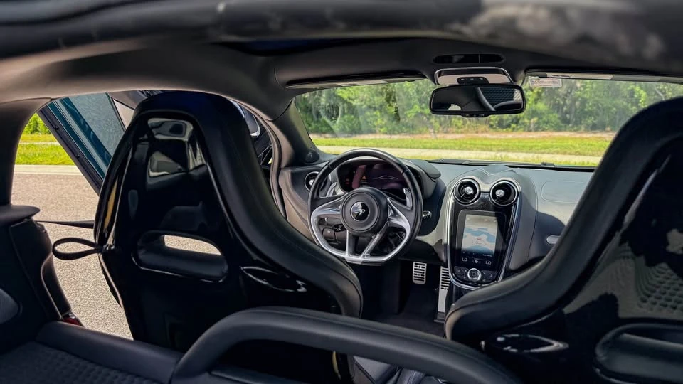 2023 McLaren 570GT - Image 17 of 20