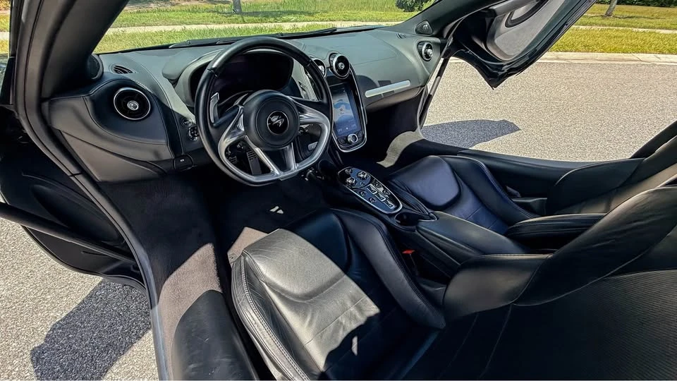 2023 McLaren 570GT - Image 14 of 20