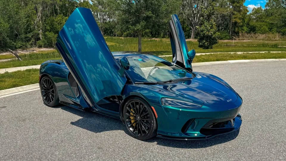 2023 McLaren 570GT - Image 2 of 20