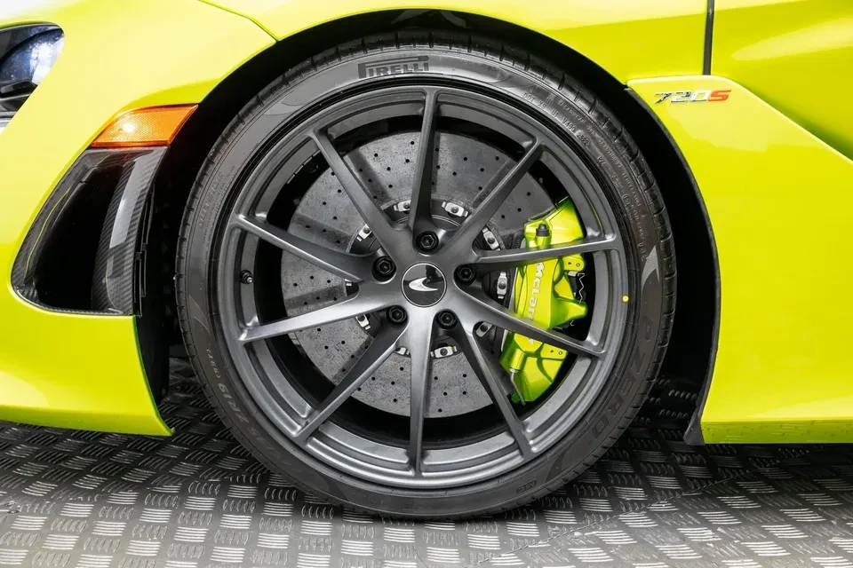 2023 McLaren 720S Spider - Image 11 of 15